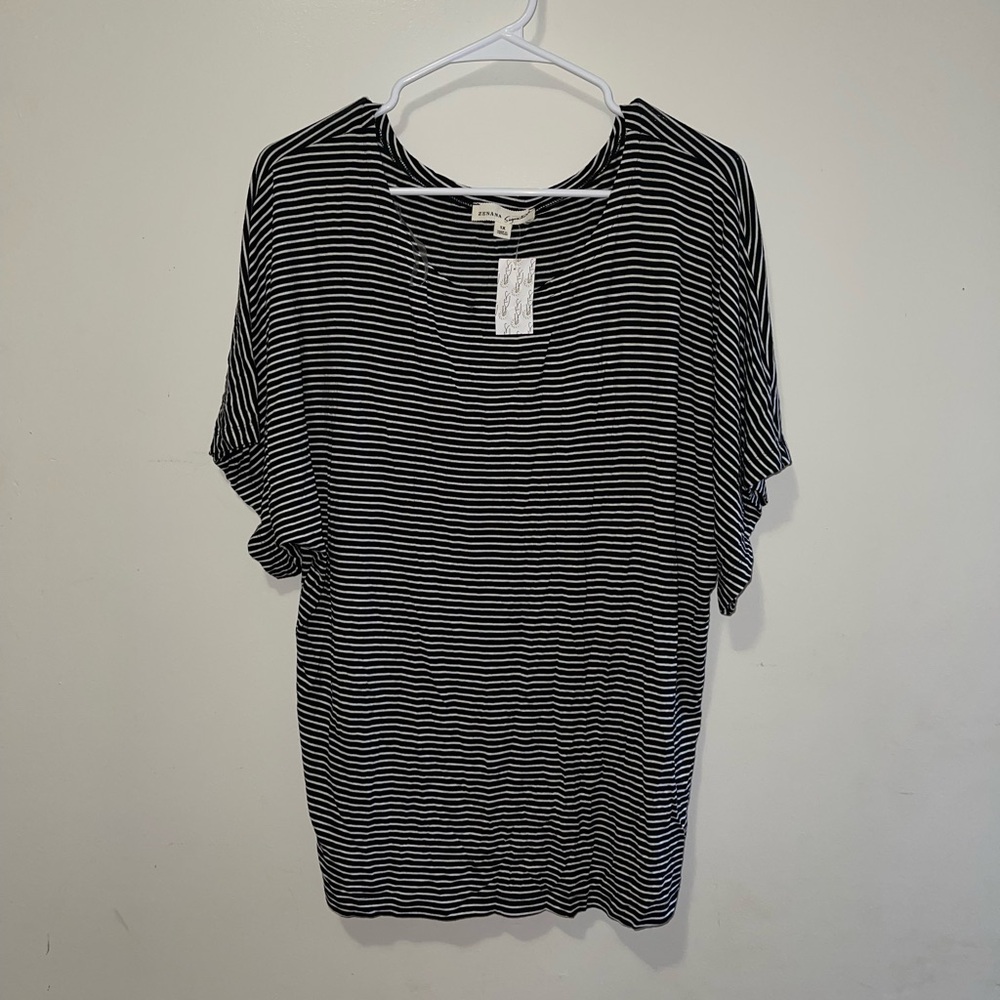 Zenana Outfitters Short Sleeve Tee in Classic Black